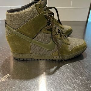New Nike Dunk Sky Hi Essential Wedge Army Rough Green Wmn’s Size -10.5
